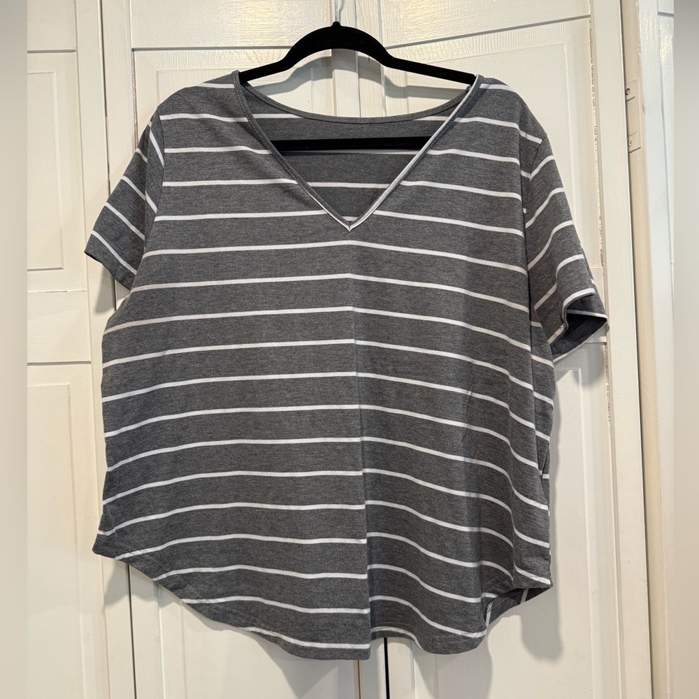 T shirt NWOT size 2X by‎ SHEIN